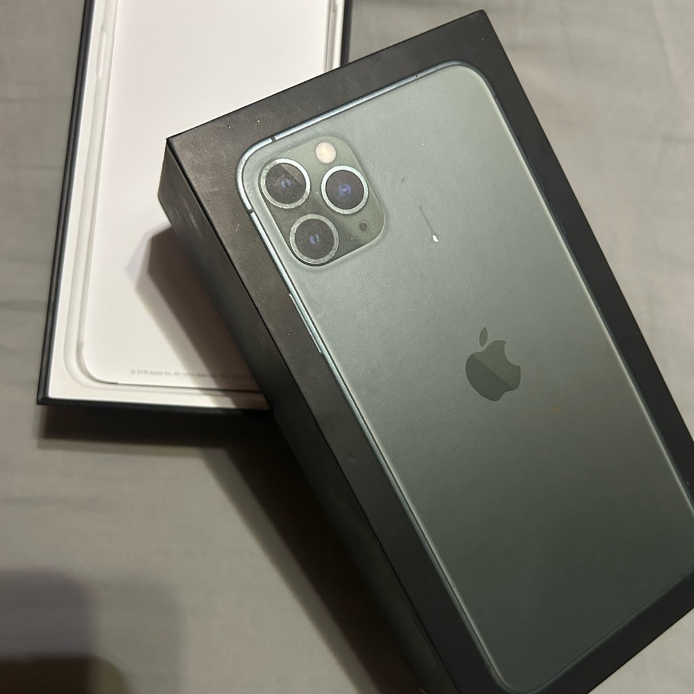 iPhone 11 Pro Max box